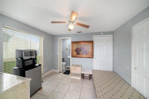 House in Tampa, Florida 4 bedrooms, 154.78 sq.m. № 1829467 - photo 18