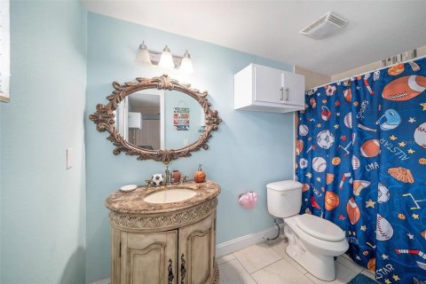 House in Tampa, Florida 4 bedrooms, 154.78 sq.m. № 1829467 - photo 17