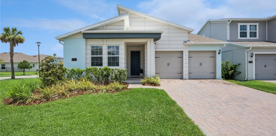 House in Orlando, Florida 3 bedrooms, 202.43 sq.m. № 2209613