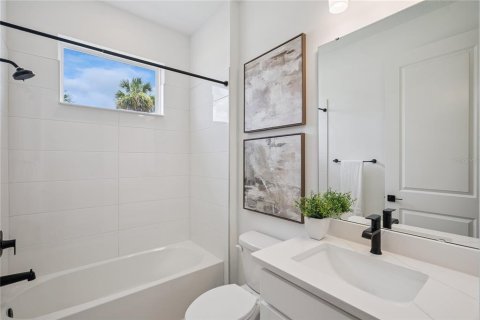 House in Orlando, Florida 3 bedrooms, 202.43 sq.m. № 2209613 - photo 28