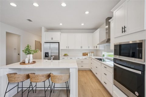House in Orlando, Florida 3 bedrooms, 202.43 sq.m. № 2209613 - photo 4