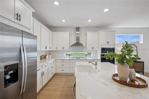 House in Orlando, Florida 3 bedrooms, 202.43 sq.m. № 2209613 - photo 13