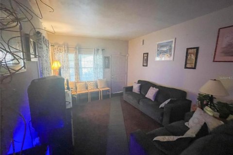 Dúplex en venta en Orlando, Florida, 4 dormitorios, 147.16 m2 № 1688240 - foto 5