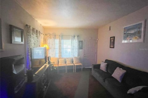 Dúplex en venta en Orlando, Florida, 4 dormitorios, 147.16 m2 № 1688240 - foto 4