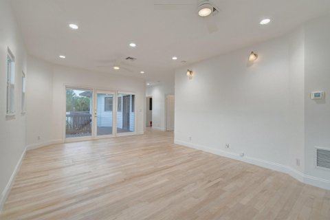 Apartamento en alquiler en Ocean Ridge, Florida, 2 dormitorios, 366.41 m2 № 2077560 - foto 11