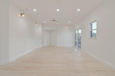 Apartamento en alquiler en Ocean Ridge, Florida, 2 dormitorios, 366.41 m2 № 2077560 - foto 9