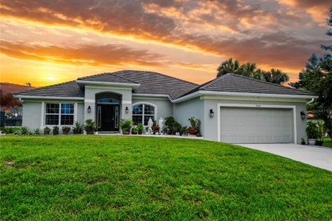 Casa en venta en Port Charlotte, Florida, 4 dormitorios, 210.7 m2 № 1796566 - foto 1