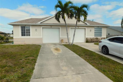 Propiedad comercial en Cape Coral, Florida 260.13 m2 № 2037853