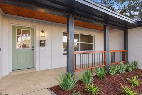 House in Orlando, Florida 4 bedrooms, 193.79 sq.m. № 2431209 - photo 2