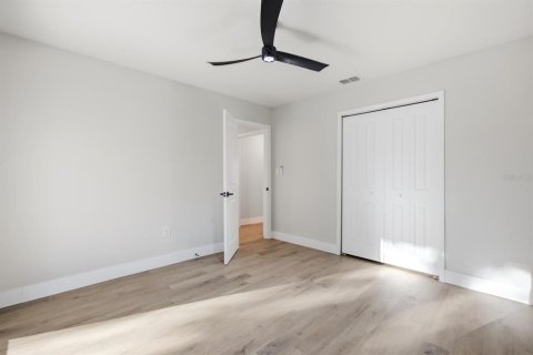 House in Orlando, Florida 4 bedrooms, 193.79 sq.m. № 2431209 - photo 23