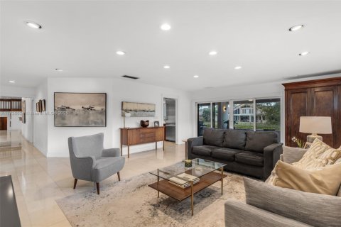 Villa ou maison à vendre à Miami, Floride: 6 chambres, 475.29 m2 № 1480762 - photo 15