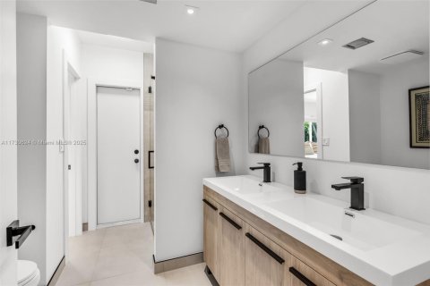 Villa ou maison à vendre à Miami, Floride: 6 chambres, 475.29 m2 № 1480762 - photo 25
