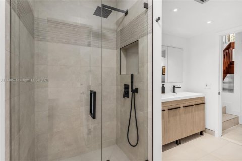 Villa ou maison à vendre à Miami, Floride: 6 chambres, 475.29 m2 № 1480762 - photo 23
