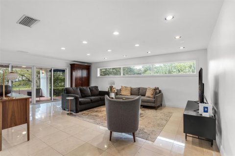 Villa ou maison à vendre à Miami, Floride: 6 chambres, 475.29 m2 № 1480762 - photo 17
