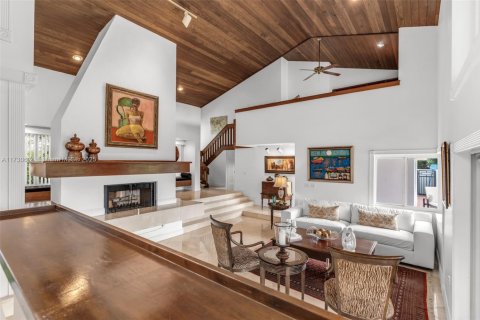 Villa ou maison à vendre à Miami, Floride: 6 chambres, 475.29 m2 № 1480762 - photo 6