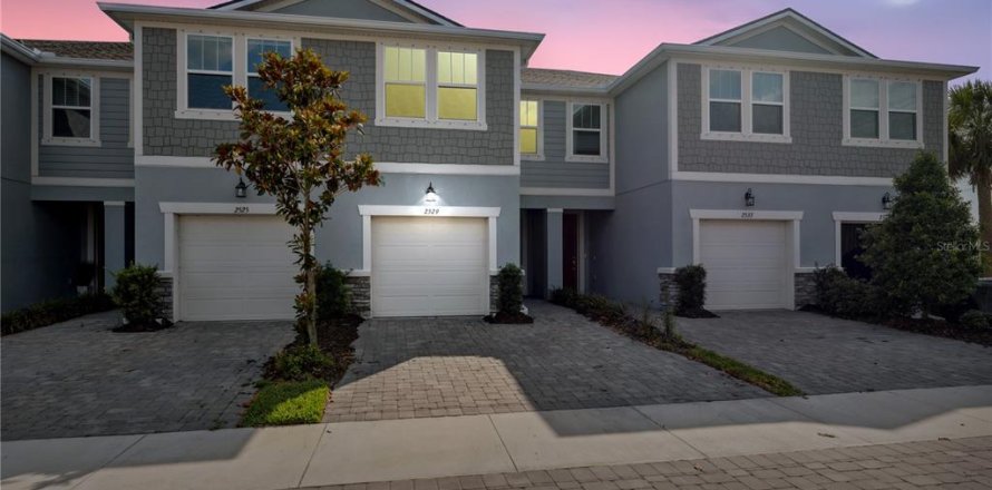 Townhouse in Lutz, Florida 3 bedrooms, 154.87 sq.m. № 1673222
