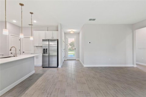 Casa en venta en Cape Coral, Florida, 3 dormitorios, 165.27 m2 № 1919808 - foto 4