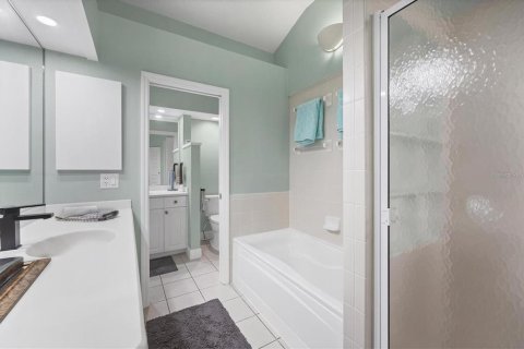 Townhouse in Sarasota, Florida 2 bedrooms, 144.37 sq.m. № 2167733 - photo 22