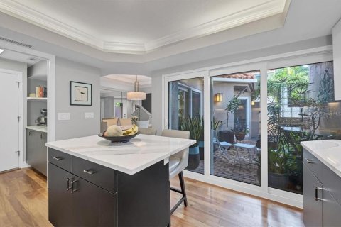 Townhouse in Sarasota, Florida 2 bedrooms, 144.37 sq.m. № 2167733 - photo 4