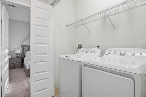 Купить виллу или дом в Майами-Лейкс, Флорида 5 спален, 283.35м2, № 2045885 - фото 26