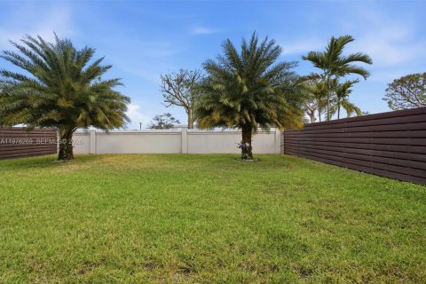 Купить виллу или дом в Майами-Лейкс, Флорида 5 спален, 283.35м2, № 2045885 - фото 27