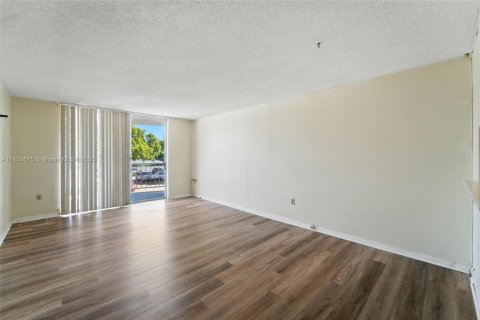 Купить кондоминиум в Майами, Флорида 1 спальня, 76.74м2, № 1871850 - фото 5