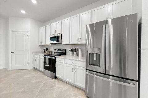 Townhouse in Bradenton, Florida 3 bedrooms, 196.02 sq.m. № 2167040 - photo 18