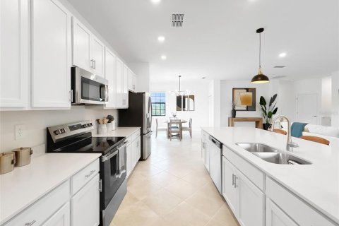 Townhouse in Bradenton, Florida 3 bedrooms, 196.02 sq.m. № 2167040 - photo 6