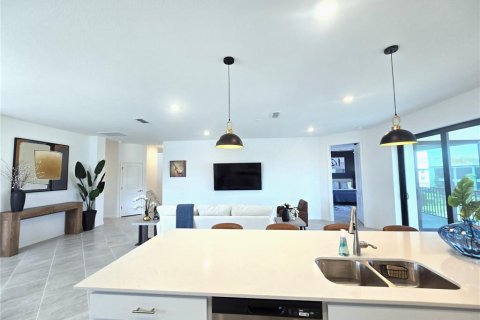 Townhouse in Bradenton, Florida 3 bedrooms, 196.02 sq.m. № 2167040 - photo 3