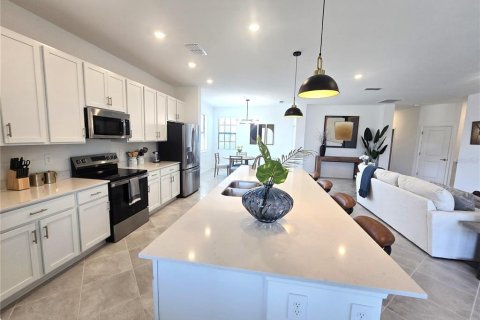 Townhouse in Bradenton, Florida 3 bedrooms, 196.02 sq.m. № 2167040 - photo 25