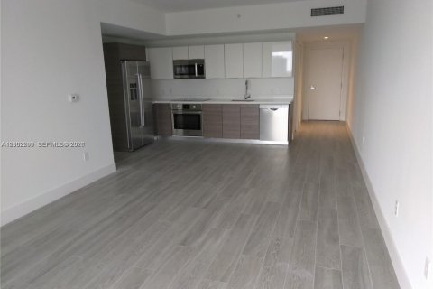 Condo in Miami, Florida, 2 bedrooms  № 2067711 - photo 6