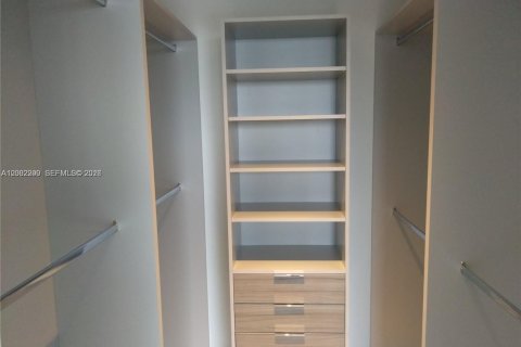 Condo in Miami, Florida, 2 bedrooms  № 2067711 - photo 4