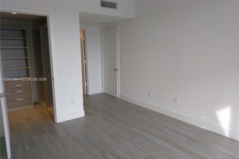 Condo in Miami, Florida, 2 bedrooms  № 2067711 - photo 3