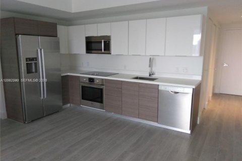 Condo in Miami, Florida, 2 bedrooms  № 2067711 - photo 7