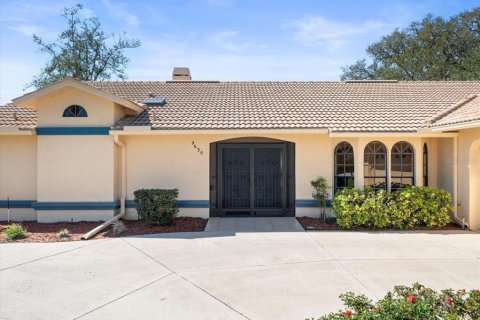 House in Weeki Wachee, Florida 3 bedrooms, 204.29 sq.m. № 2116504