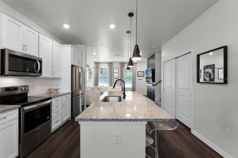 Townhouse in Oakland, Florida 2 bedrooms, 136.75 sq.m. № 1914144 - photo 14