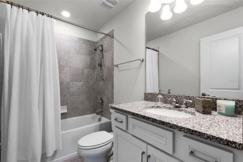 Townhouse in Oakland, Florida 2 bedrooms, 136.75 sq.m. № 1914144 - photo 22