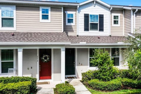 Townhouse in Oakland, Florida 2 bedrooms, 136.75 sq.m. № 1914144 - photo 1