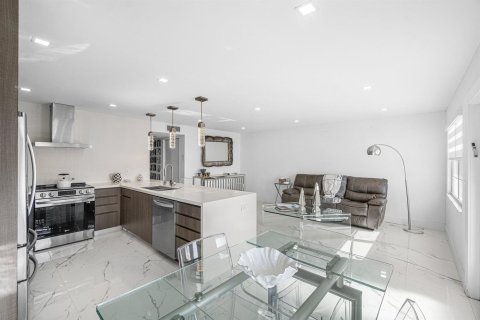 Copropriété à louer à Boca Raton, Floride: 2 chambres, 83.24 m2 № 2428618 - photo 3