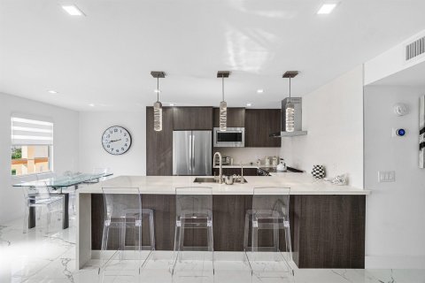Copropriété à louer à Boca Raton, Floride: 2 chambres, 83.24 m2 № 2428618 - photo 7