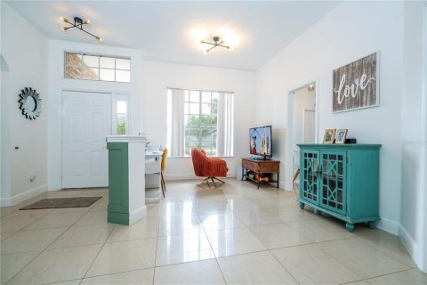 House in Orlando, Florida 4 bedrooms, 186.83 sq.m. № 1802971 - photo 4