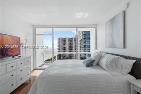 Condo in Miami Beach, Florida, 1 bedroom № 2076295 - photo 13