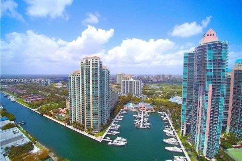 Condominio en Aventura, Florida, 3 dormitorios  № 2026062