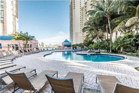 Condominio en alquiler en Aventura, Florida, 3 dormitorios, 169.45 m2 № 2026062 - foto 15