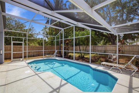 House in Apollo Beach, Florida 3 bedrooms, 144 sq.m. № 2231470 - photo 4