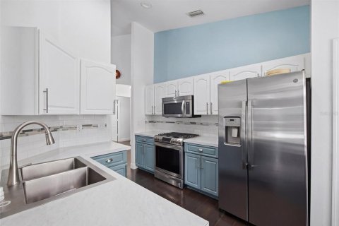 House in Apollo Beach, Florida 3 bedrooms, 144 sq.m. № 2231470 - photo 11