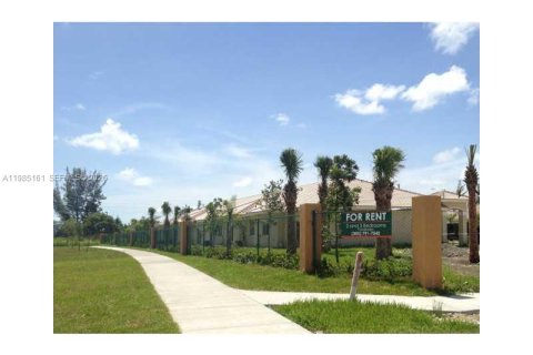 Condo in Homestead, Florida, 3 bedrooms  № 2053000 - photo 2