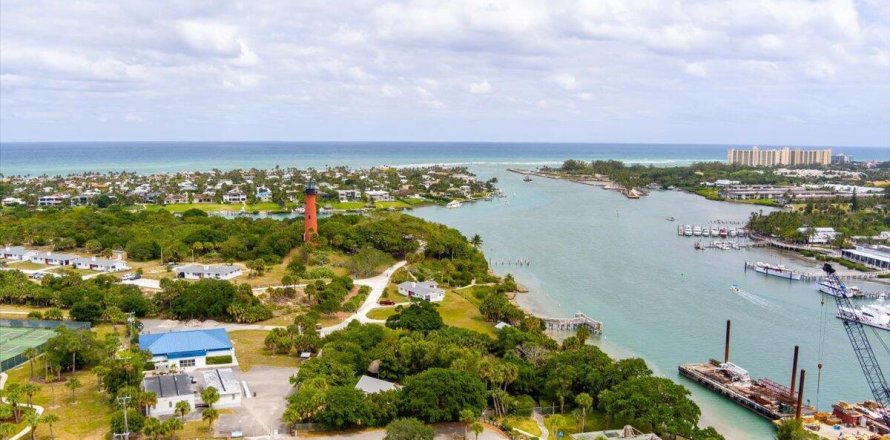 Condominio en Jupiter, Florida, 2 dormitorios  № 1118102