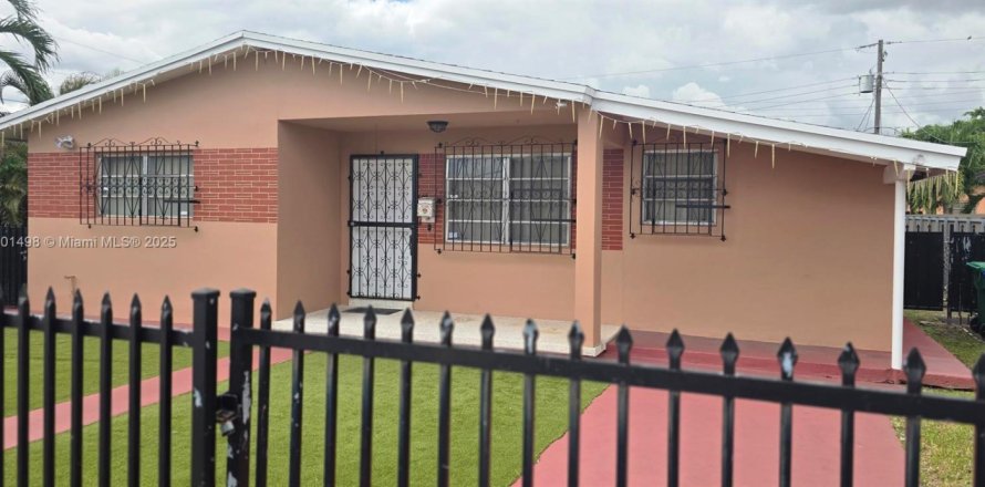 Дом в Майами, Флорида 3 спальни, 183.95м2 № 1954327