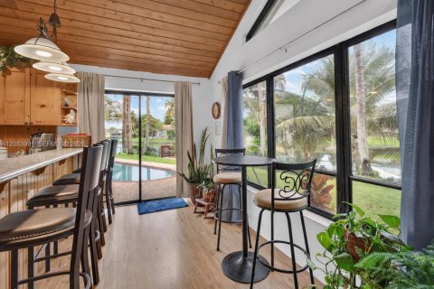 Casa en venta en Plantation, Florida, 4 dormitorios, 256.69 m2 № 2383077 - foto 19